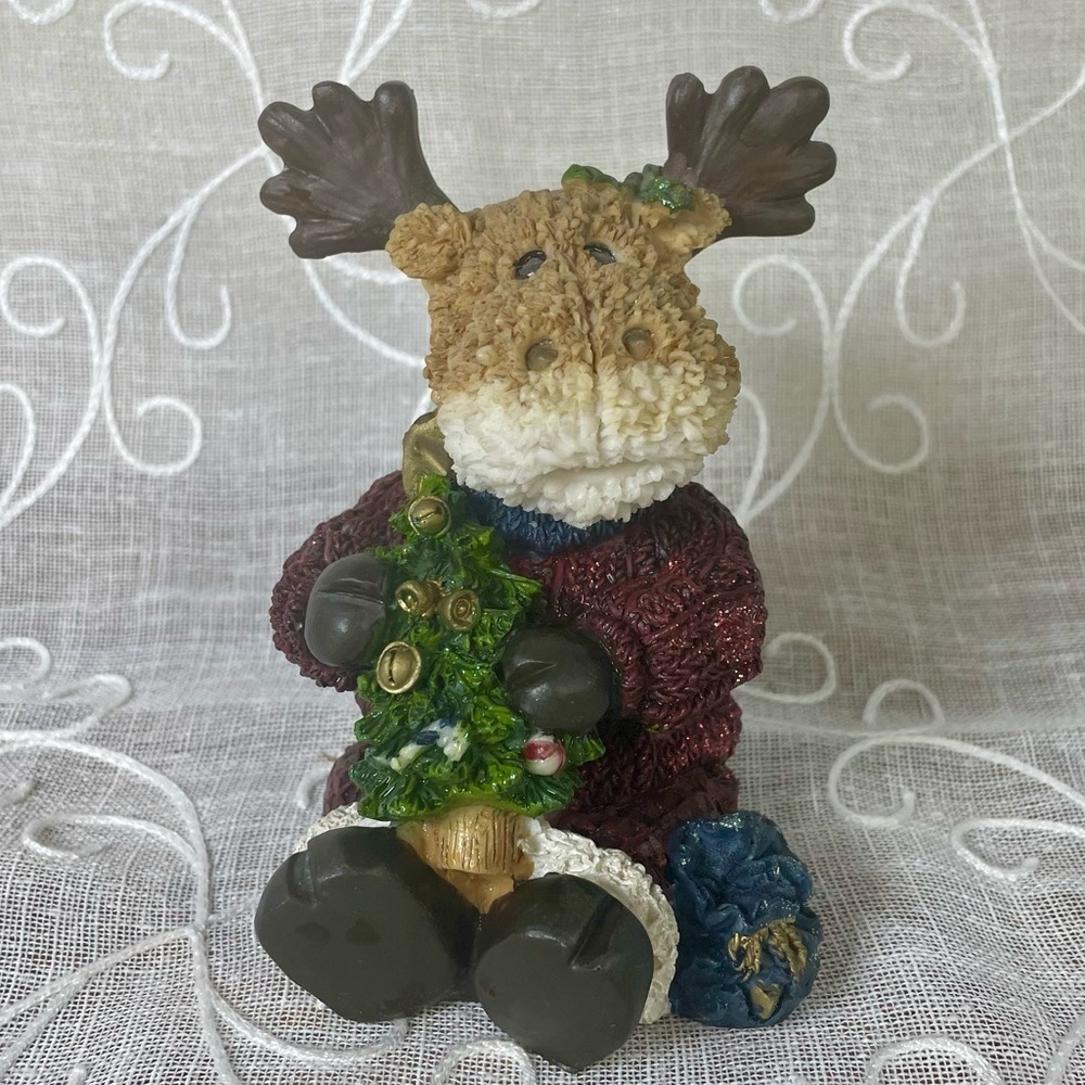 Santa Moose Christmas Painted Resin Holiday Figurine (2000) Adorable!